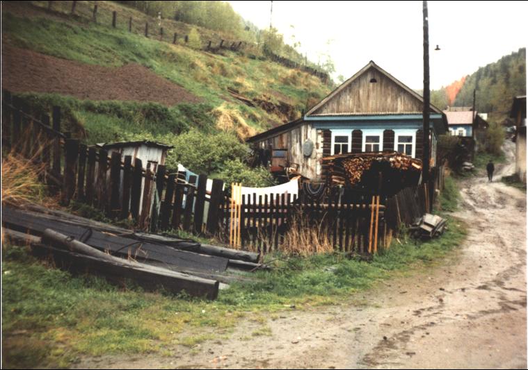 house by Lake Baikal - photo by Heather Hobden